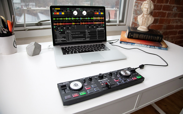 Компактные размеры Numark DJ2GO2 Touch | Блог MusicMarket