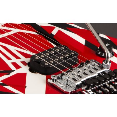 Электрогитара EVH Striped Series R/B/W MN, изображение 3