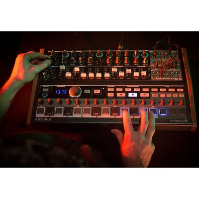Аналоговый синтезатор Arturia MiniBrute 2S, изображение 5