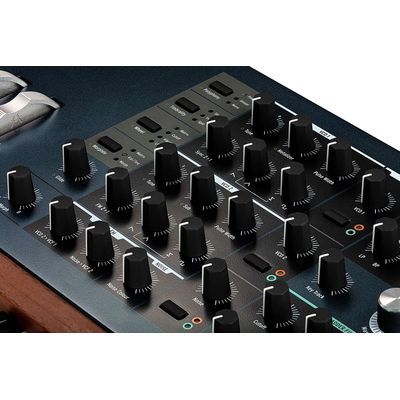 Аналоговый синтезатор Arturia PolyBrute