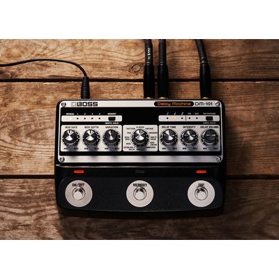 Педаль эффектов Boss DM-101 Delay Machine